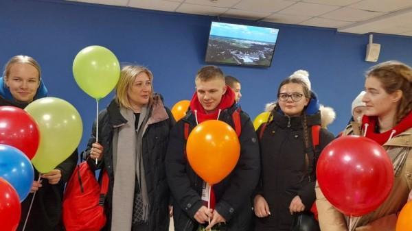 Делегация Алтайского края вернулась с первого съезда российского движения детей и молодёжи Делегация Алтайского края вернулась с первого съезда российского движения детей и молодёжи