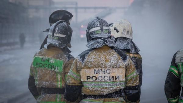 В Барнауле потушили пожар на шинном заводе