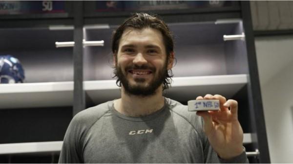 Барнаульский хоккеист Кирилл Марченко забросил первую шайбу в NHL Барнаульский хоккеист Кирилл Марченко забросил первую шайбу в NHL