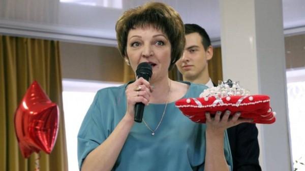Волонтер из Камня-на-Оби организовала новогодний конкурс для женщин серебряного возраста Волонтер из Камня-на-Оби организовала новогодний конкурс для женщин серебряного возраста