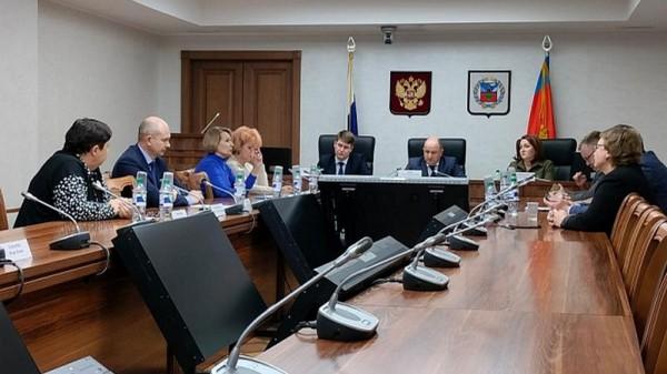 В Алтайском крае предлагают расширить категории сельских специалистов, получающих ежемесячные выплаты В Алтайском крае предлагают расширить категории сельских специалистов, получающих ежемесячные выплаты