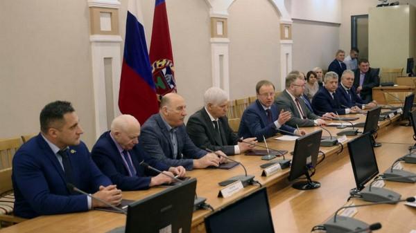 В  реальном секторе экономики Алтайского края в 2023 году средняя зарплата может вырасти до 110% -120%