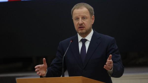 Трансляция прямой линии: Виктор Томенко отвечает на вопросы жителей Алтайского края