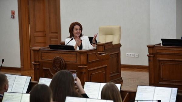 Началась торжественная сессия Молодежного Парламента Алтайского края, посвященная его 20-летию Началась торжественная сессия Молодежного Парламента Алтайского края, посвященная его 20-летию