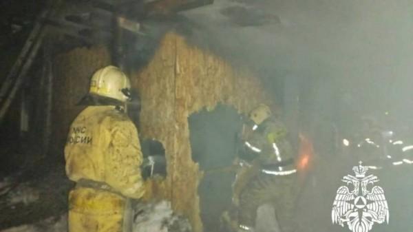 Пожар в частном доме произошел в Рубцовске