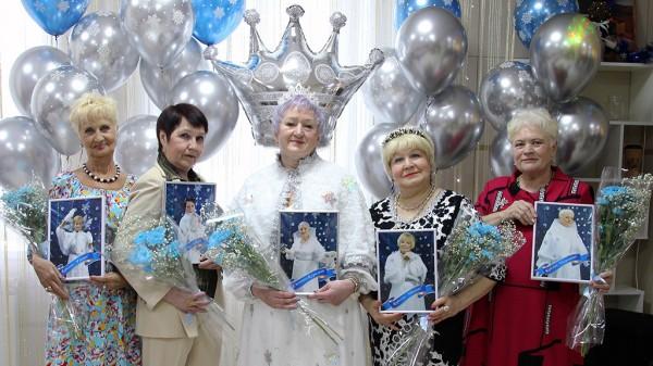 В Камне-на-Оби в старый Новый год выбрали Снежную королеву