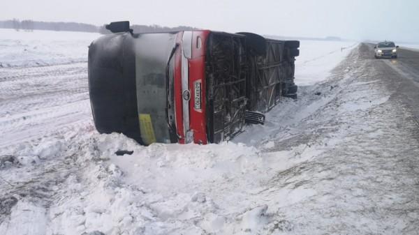 Пяти пострадавшим в ДТП с автобусом в Панкрушихинском районе, в том числе ребенку, оперативно оказана помощь Пяти пострадавшим в ДТП с автобусом в Панкрушихинском районе, в том числе ребенку, оперативно оказана помощь