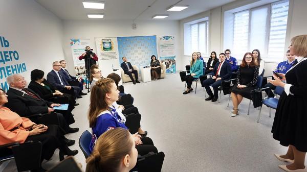 Официальное открытие Года педагога и наставника в Алтайском крае приурочили ко Дню российского студенчества. Официальное открытие Года педагога и наставника в Алтайском крае приурочили ко Дню российского студенчества.
