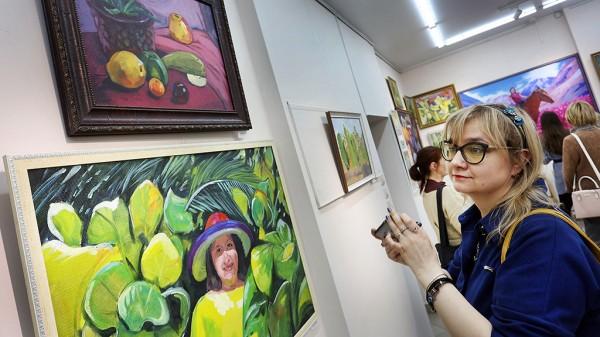 В Барнауле открылась юбилейная выставка известного художника Владимира Максименко В Барнауле открылась юбилейная выставка известного художника Владимира Максименко