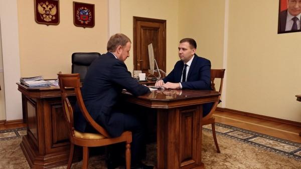 Губернатор Виктор Томенко и глава Бийска Виктор Щигрев обсудили развитие наукограда Губернатор Виктор Томенко и глава Бийска Виктор Щигрев обсудили развитие наукограда