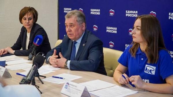 В Алтайском крае планируют создать Центр подготовки волонтеров для участия в гуманитарной миссии на Донбассе В Алтайском крае планируют создать Центр подготовки волонтеров для участия в гуманитарной миссии на Донбассе