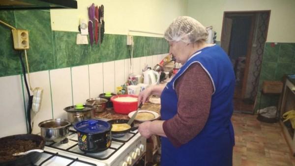 Алтайские волонтеры отправляют на позиции бойцам сибирские пельмени
