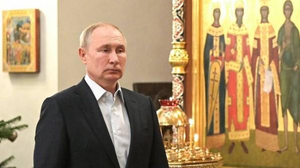 Владимир Путин поздравил россиян с Рождеством Владимир Путин поздравил россиян с Рождеством