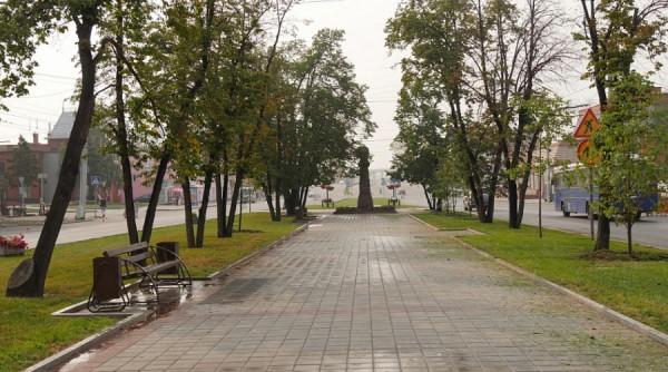 Устал и рухнул. В Барнауле из-за чиновника на прохожего упал тополь и задавил насмерть Устал и рухнул. В Барнауле из-за чиновника на прохожего упал тополь и задавил насмерть
