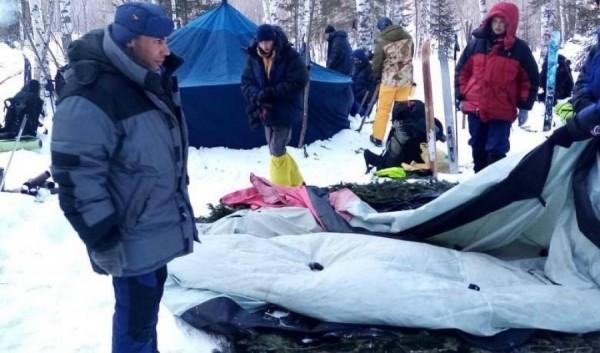 Алтайские спасатели пять дней шли на лыжах ради тренировки Алтайские спасатели пять дней шли на лыжах ради тренировки