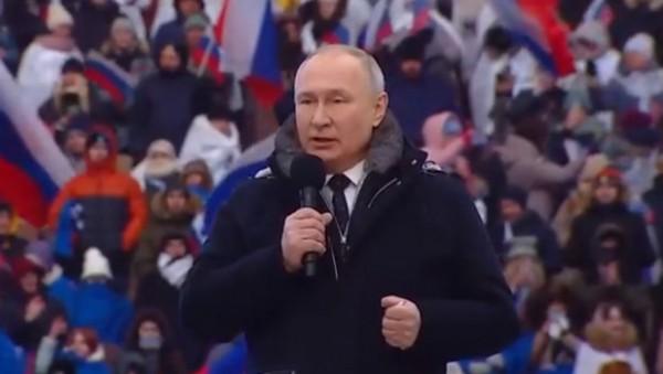 «Военнослужащих поддерживает вся страна»: Путин выступил в Лужниках «Военнослужащих поддерживает вся страна»: Путин выступил в Лужниках