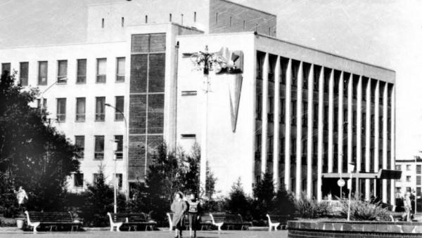 Пережила пожар и переезды. 10 исторических фактов о самой большой библиотеке Алтая Пережила пожар и переезды. 10 исторических фактов о самой большой библиотеке Алтая