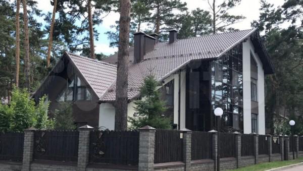 Лесную усадьбу с живописным видом продают за 88 млн рублей в Барнауле Лесную усадьбу с живописным видом продают за 88 млн рублей в Барнауле