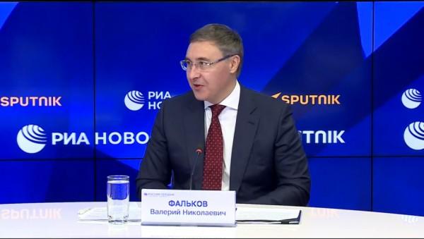 Немного удачи. Министр Фальков рассказал барнаульской студентке, как стать министром