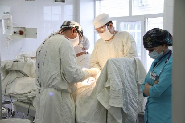 Алтайские медики начали получать специальную социальную выплату Алтайские медики начали получать специальную социальную выплату