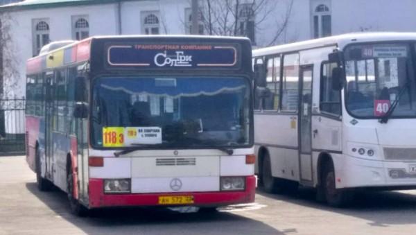 Водители автобусов отказались везти барнаульцев по&nbsp;новому маршруту