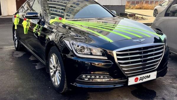 Сбоку бантик. Нарядный Hyundai Genesis продают за&nbsp;2 млн рублей в&nbsp;Барнауле