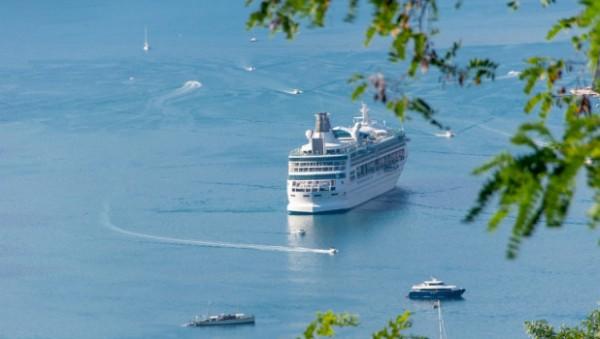 ЧП в круизе: порядка 300 человек тяжело заболели во время морского путешествия ЧП в круизе: порядка 300 человек тяжело заболели во время морского путешествия