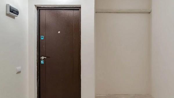 Самая маленькая квартира в Москве стоит 1,9 млн рублей. В ней даже нет окон Самая маленькая квартира в Москве стоит 1,9 млн рублей. В ней даже нет окон