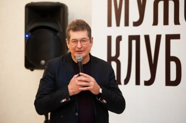 Все смешалось — кони, люди. Как прошла самая необычная встреча вип-персон «Мужского клуба» Все смешалось — кони, люди. Как прошла самая необычная встреча вип-персон «Мужского клуба»