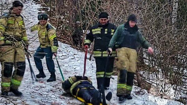 Турист получил травму и застрял на горе в Алтайском крае Турист получил травму и застрял на горе в Алтайском крае