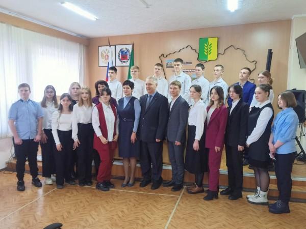 Сегодня, 23 марта, в зале заседаний администрации г. Славгорода состоялась первая организационная сессия Молодежной думы муниципального образования муниципальный округ город Славгород тринадцатого созыва. Сегодня, 23 марта, в зале заседаний администрации г. Славгорода состоялась первая организационная сессия Молодежной думы муниципального образования муниципальный округ город Славгород тринадцатого созыва.