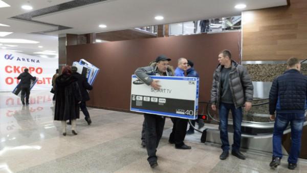 Крупные запасы бытовой техники скопились на российских складах Крупные запасы бытовой техники скопились на российских складах