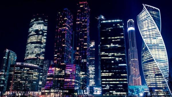 Серьезный пожар на&nbsp;стройке возле башен Москвы-сити попал на&nbsp;видео