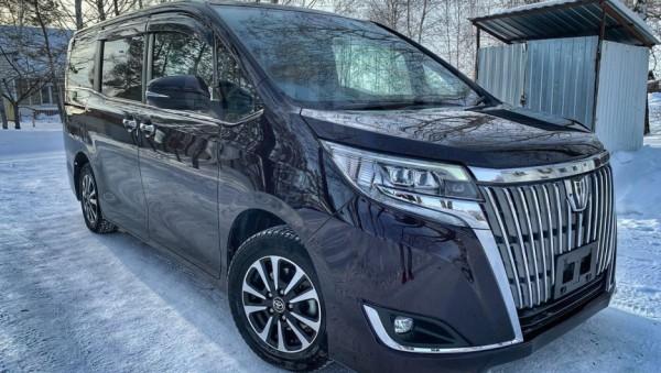 Благородный самурай. Минивэн Toyota Esquire продают за&nbsp;2 млн рублей в&nbsp;Барнауле