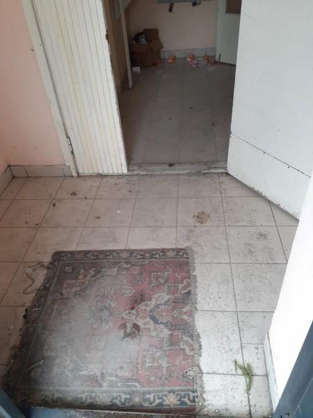 Жители барнаульской многоэтажки пожаловались на&nbsp;отключенные лифты и&nbsp;бомжей в&nbsp;подъезде