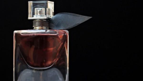 Шлейф ароматов напоследок: в России заканчиваются брендовые духи Шлейф ароматов напоследок: в России заканчиваются брендовые духи