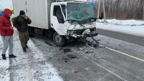 Две страшные лобовые аварии произошли на трассах Алтайского края Две страшные лобовые аварии произошли на трассах Алтайского края