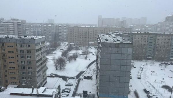 Барнаульцы остались дома и из окна сфотографировали апрельские сугробы Барнаульцы остались дома и из окна сфотографировали апрельские сугробы