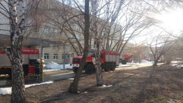 В Барнауле ликвидировали пожар в клинике В Барнауле ликвидировали пожар в клинике