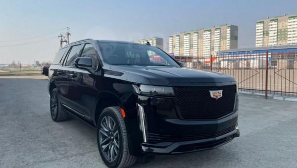 Роскошный Cadillac из Канады продают за 15 млн рублей в Барнауле 