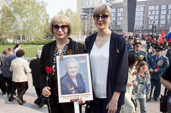 Танцы и слезы. Самые яркие моменты Дня Победы в Барнауле – фоторепортаж altapress.ru Танцы и слезы. Самые яркие моменты Дня Победы в Барнауле – фоторепортаж altapress.ru