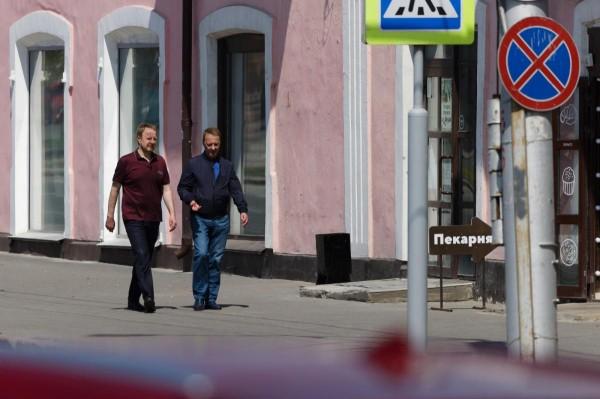 Губернатор Алтайского края Виктор Томенко прогулялся по Барнаулу вместе с главой Вячеславом Франком Губернатор Алтайского края Виктор Томенко прогулялся по Барнаулу вместе с главой Вячеславом Франком