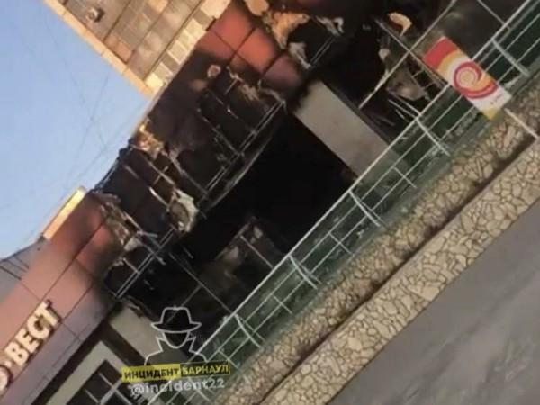 Стали известны подробности крупного пожара в барнаульском ТЦ Стали известны подробности крупного пожара в барнаульском ТЦ