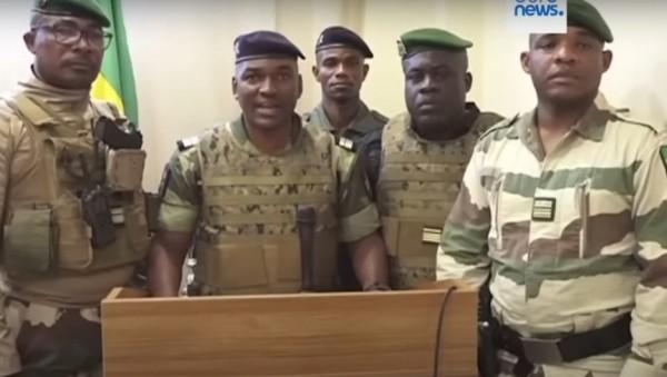 "С помощью Бога и духов". В Габоне военные захватили власть и свергли президента