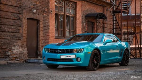 Ярко-синего красавца Chevrolet Camaro продают в Барнауле