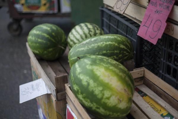 &laquo;Рубцовск со вкусом&raquo; и гиганты в полосочку. Где в Барнауле продают спелые и сочные арбузы и по каким ценам