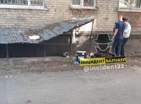 В Барнауле нашли труп мужчины в подвале дома В Барнауле нашли труп мужчины в подвале дома