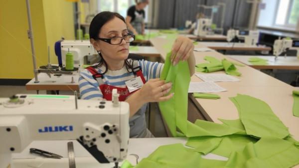 Одна машинка и целый комплект одежды. Где в Барнауле научиться шить и сколько это будет стоить
