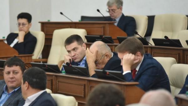 Как алтайские депутаты шли против системы, но не дошли Как алтайские депутаты шли против системы, но не дошли
