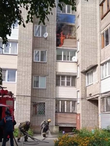 Бийчанин сбросил вниз загоревшееся нечто и сжег балкон соседу 